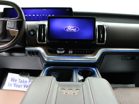 New 2025 Ford Expedition King Ranch image 19
