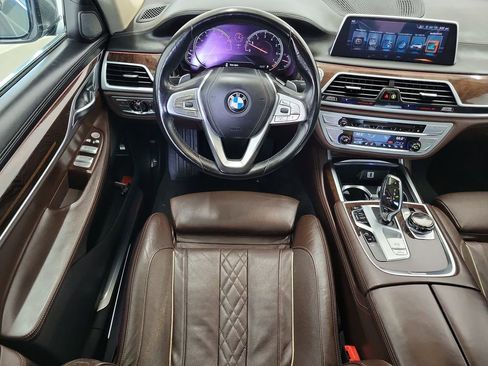 Used 2017 BMW 740i RWD image 17