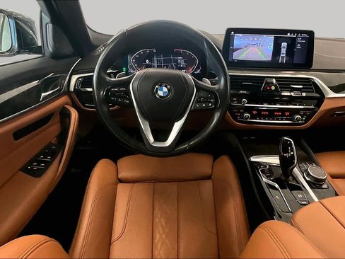 Used 2023 BMW 530i w/ Premium Package RWD image 5