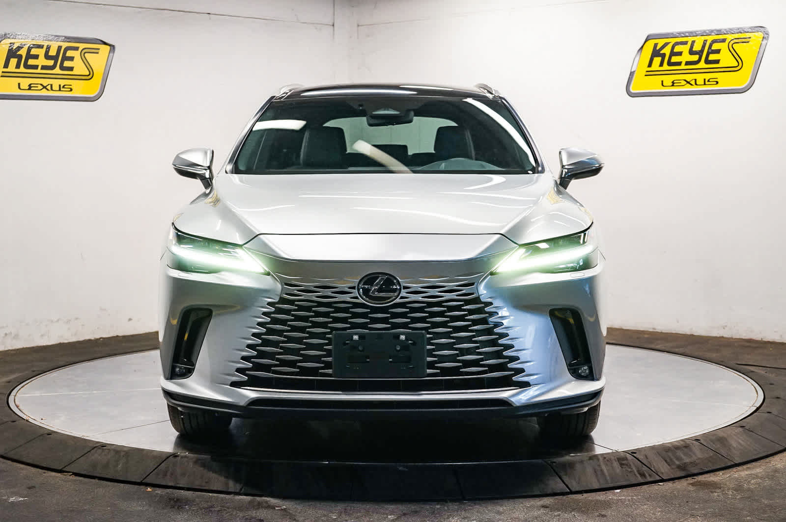 Used 2023 Lexus RX 350 FWD w/ Cold Area Package image 2