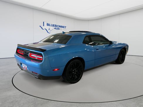 Used 2016 Dodge Challenger SXT Plus RWD image 5