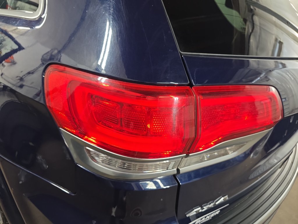 Used 2018 Jeep Grand Cherokee Limited AWD/4WD image 35
