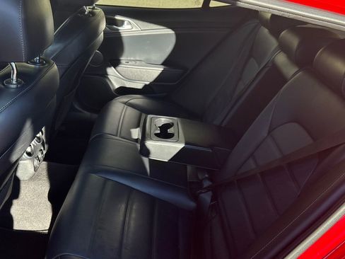 Used 2018 Kia Stinger GT2 image 10