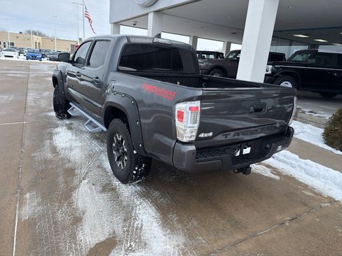 Used 2019 Toyota Tacoma TRD Off-Road image 7