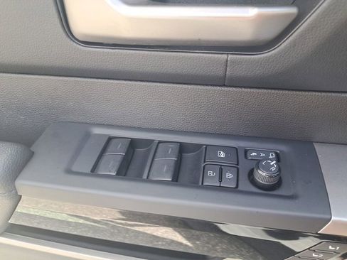 Used 2024 Toyota Tundra Limited image 29