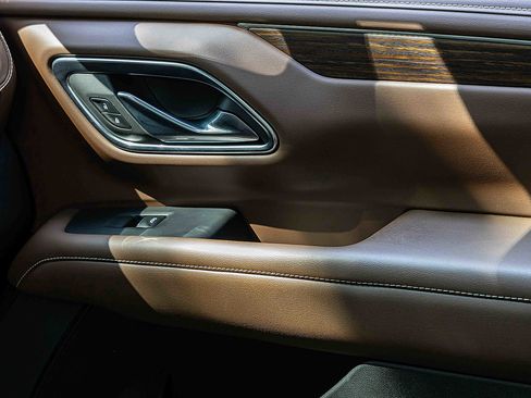 Used 2023 Chevrolet Tahoe High Country w/ Advanced Technology Package image 15