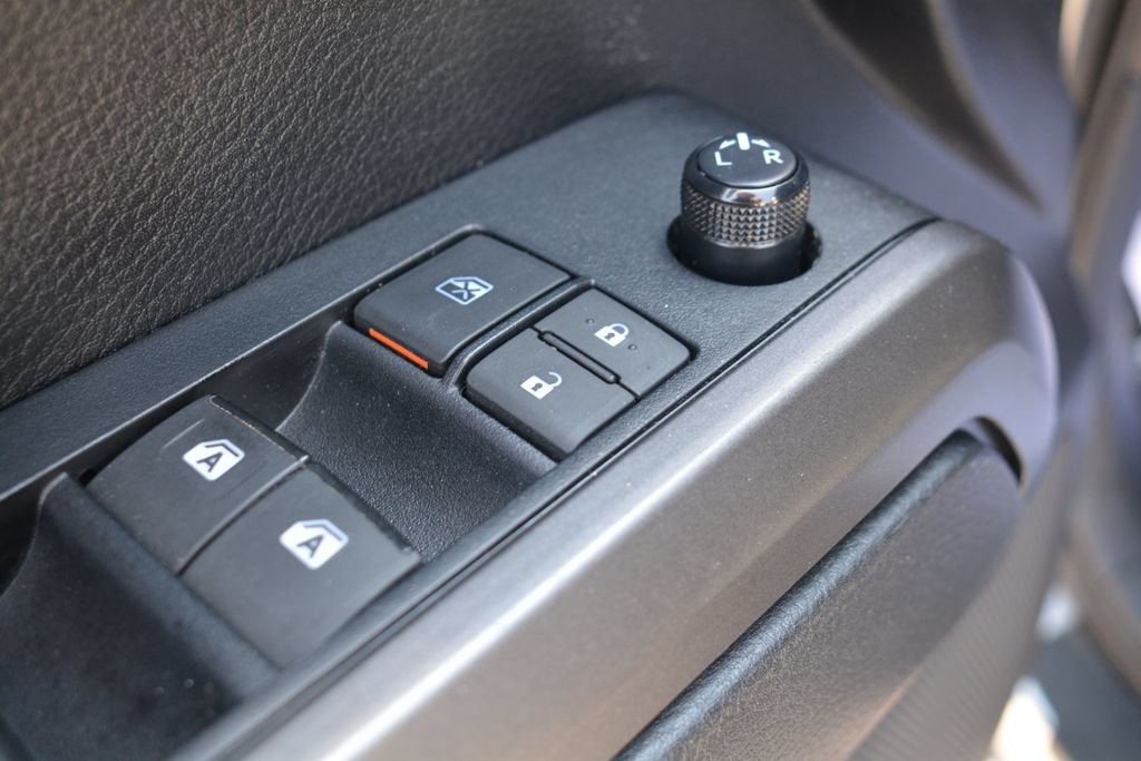 Used 2020 Toyota Tacoma TRD Off-Road AWD/4WD image 8