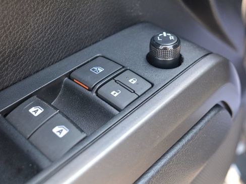 Used 2020 Toyota Tacoma TRD Off-Road AWD/4WD image 8