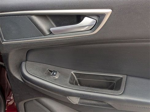 Used 2024 Ford Edge SEL image 32