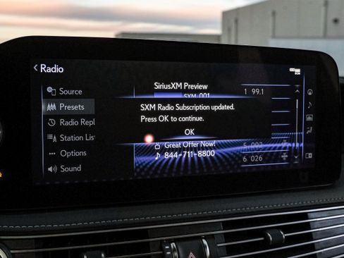 Used 2021 Lexus LS 500 w/ Accessory Package (Z1) image 32