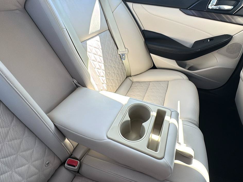 Used 2018 Nissan Maxima Platinum FWD image 40