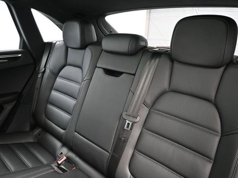 Used 2021 Porsche Macan Turbo AWD/4WD image 6