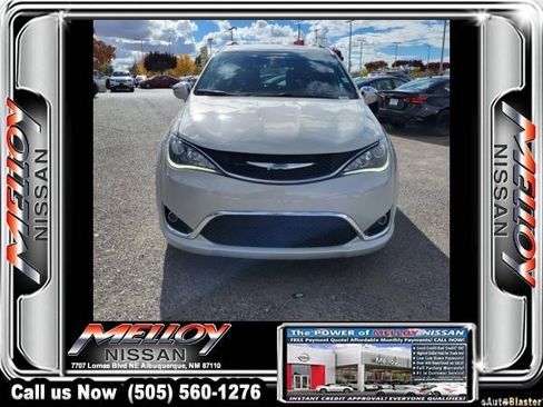 Used 2020 Chrysler Pacifica Limited image 5