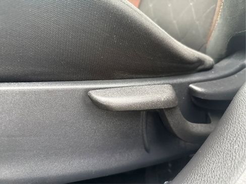 Used 2020 Nissan Kicks SR FWD image 18
