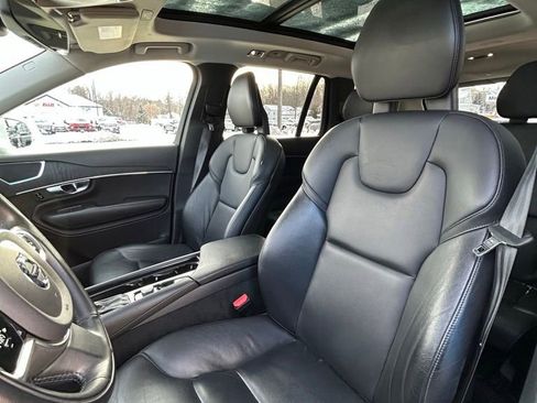 Used 2020 Volvo XC90 T5 Momentum image 5