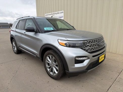 Used 2023 Ford Explorer Limited w/ Limited Technology Package image 2
