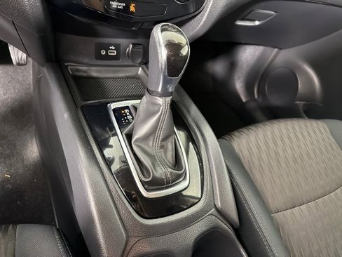 Used 2018 Nissan Rogue SV AWD/4WD image 17