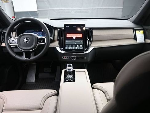 Used 2026 Volvo XC90 B6 Ultra w/ Protection Package Premier AWD/4WD image 9