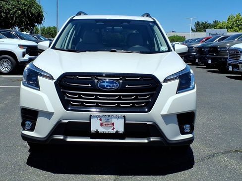 Certified 2024 Subaru Forester Premium AWD/4WD image 2