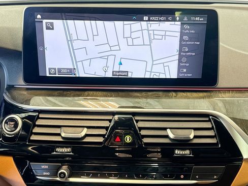 Used 2022 BMW 530e w/ M Sport Package image 13