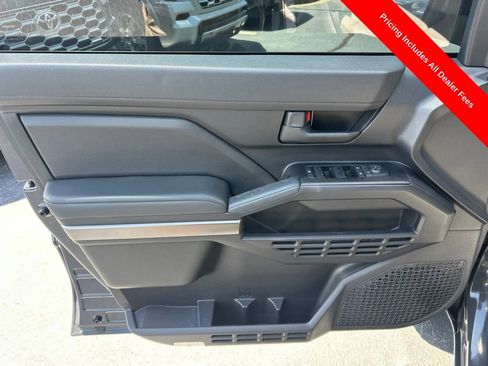 Used 2025 Toyota 4Runner SR5 AWD/4WD image 4