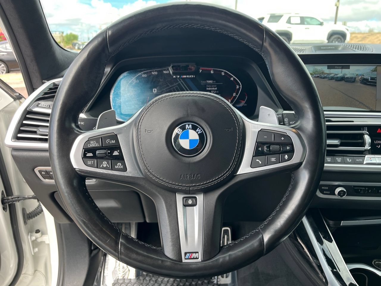 Used 2021 BMW X7 M50i w/ Dynamic Handling Package AWD/4WD image 18