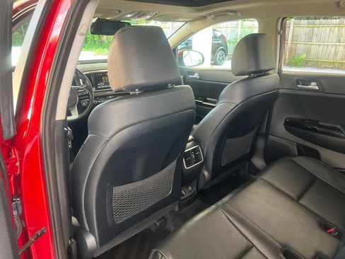 Used 2022 Kia Sportage EX w/ EX Technology Package AWD/4WD image 9