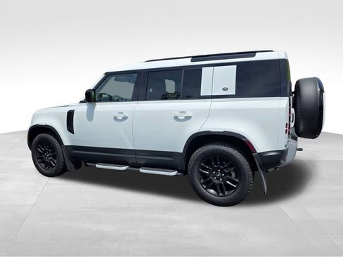 Used 2023 Land Rover Defender 110 S image 4