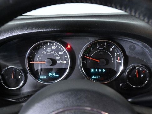 Used 2016 Jeep Wrangler Unlimited Sahara image 19