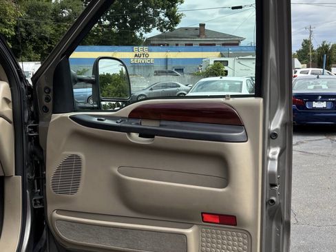 Used 2005 Ford Excursion Limited image 20