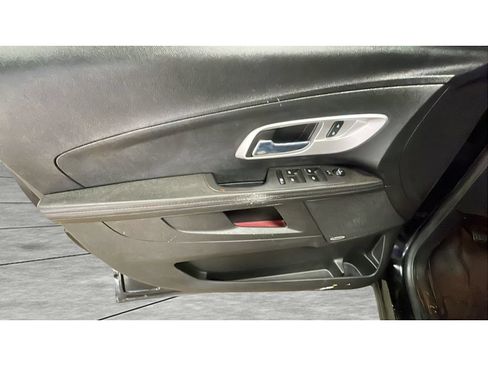 Used 2017 Chevrolet Equinox Premier w/ Enhanced Convenience Package AWD/4WD image 10