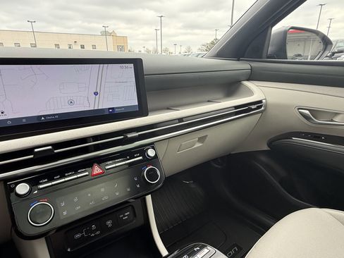 Used 2025 Hyundai Tucson Limited image 10