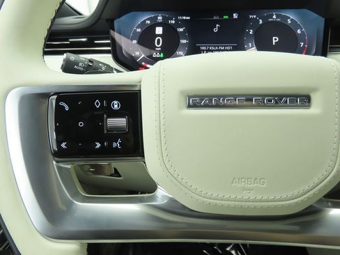 New 2025 Land Rover Range Rover Autobiography image 12