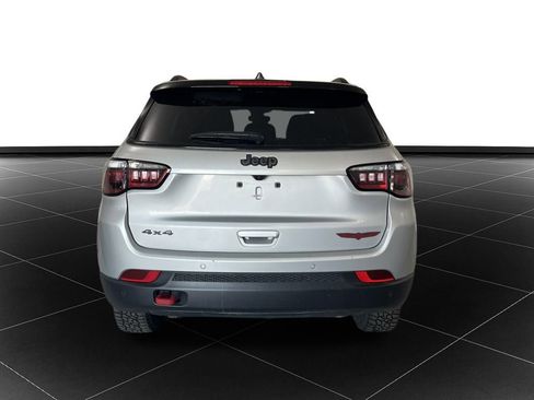 Used 2024 Jeep Compass Trailhawk image 4