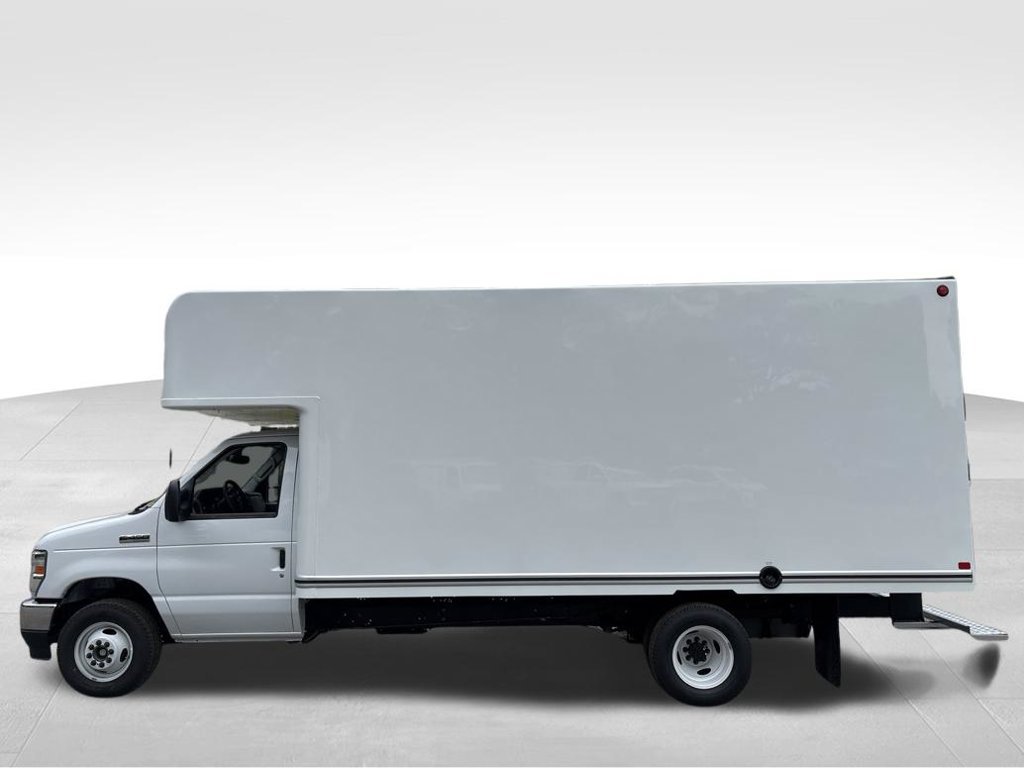 New 2027 Ford E-450 and Econoline 450 Super Duty w/ Power Equipment Group RWD image 2