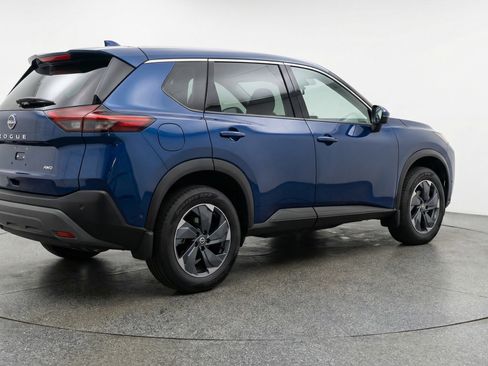 Used 2025 Nissan Rogue SV AWD/4WD image 9