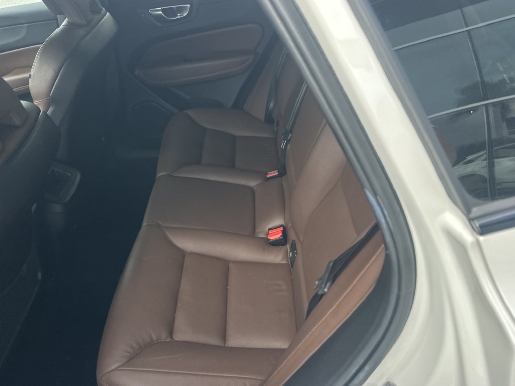 Used 2023 Volvo XC60 B5 Plus w/ Climate Package AWD/4WD image 14