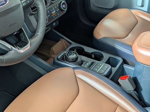 Certified 2022 Ford Maverick Lariat w/ Lariat Luxury Package AWD/4WD image 26