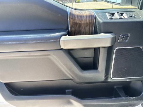 Used 2020 Ford F150 Lariat image 14