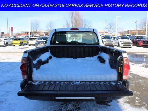 Used 2014 Toyota Tacoma 2WD Regular Cab image 9