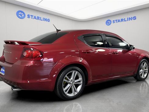 Used 2013 Dodge Avenger SE image 9