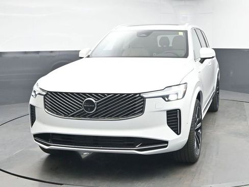 New 2026 Volvo XC90 T8 Plus w/ Protection Package Premier image 3