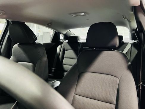 Used 2023 Chevrolet Malibu LT image 3