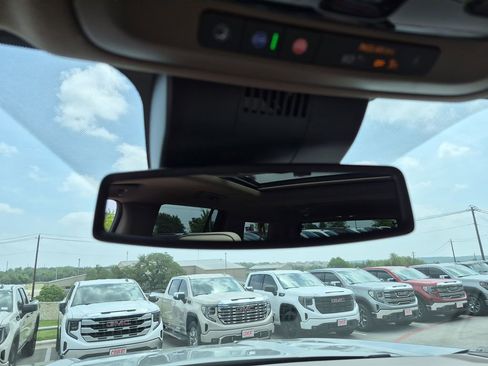 New 2026 GMC Yukon XL Denali w/ Sun & Power Step Package AWD/4WD image 29
