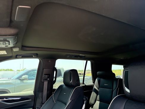 Used 2022 Cadillac Escalade Sport RWD image 21