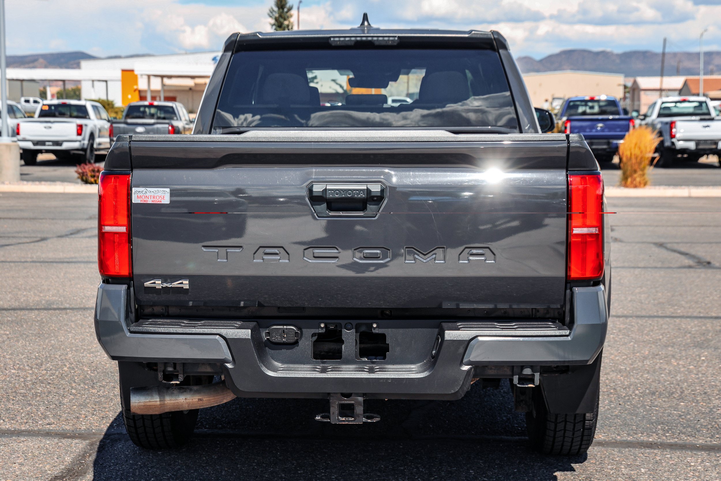 Used 2024 Toyota Tacoma SR5 AWD/4WD image 5