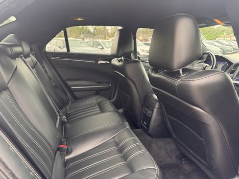 Used 2018 Chrysler 300 S image 18