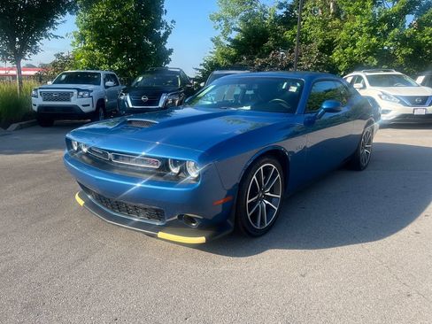Used 2023 Dodge Challenger R/T RWD image 3