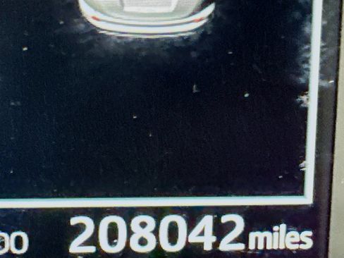 Used 2018 Toyota RAV4 XLE AWD/4WD image 19