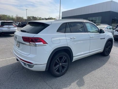 Used 2020 Volkswagen Atlas Cross Sport SE w/ Panoramic Sunroof Package image 3